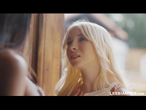 ❤️ Ragazza torna a casa qualche mese dopo e finisce per mangiare la figa della sua matrigna ❌ Video di sesso di qualità al it.sexogolic-info.ru